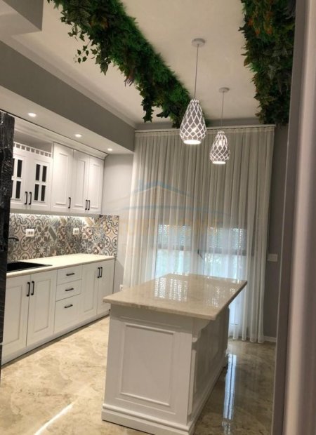 Tirane, jepet me qera Vile 3+1+Ballkon Kati 2, 190 m² 1.300 € (Vilat Gjermane)