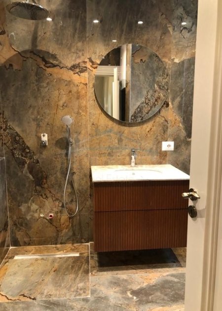 Tirane, jepet me qera Vile 3+1+Ballkon Kati 2, 190 m² 1.300 € (Vilat Gjermane)