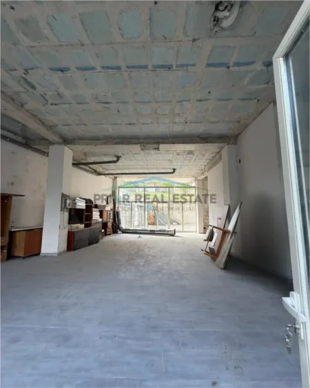 Tirane, shitet ambjent biznesi Kati 0, 121 m² (Liqeni i Thate) 1800€/m2