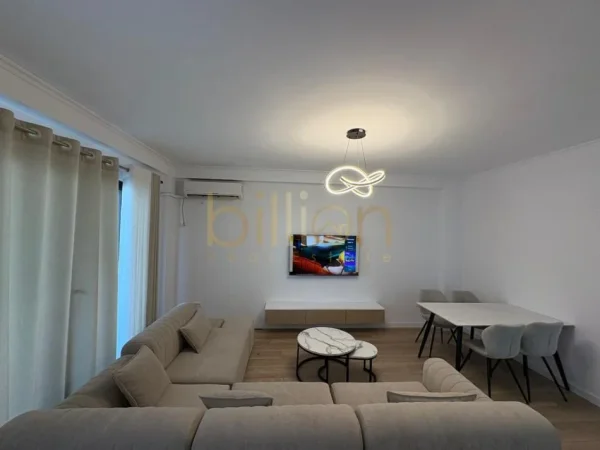 Tirane, jap me qera 2+1+Ballkon Kati 2, 95 m² 900 € (Rezidenca Kodra e Diellit)