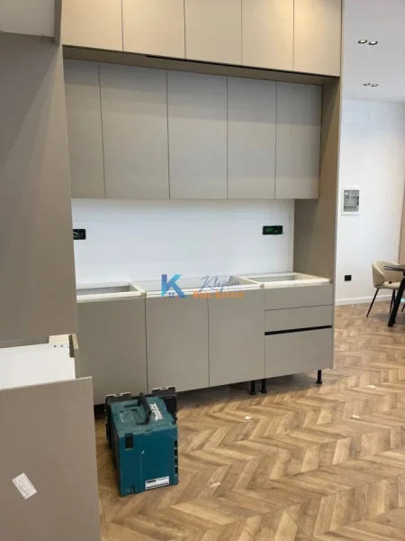 Tirane, jap me qera apartament 1+1 Kati 0, 70 m² 800 € (KODRA E DIELLIT, AFER REZIDENCES KODRA E DIELLIT 1)