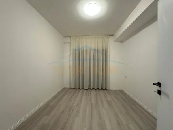 Tirane, jepet me qera apartament 2+1+Ballkon Kati 1, 150 m² 800 € (Residenca Kodra e Diellit 2, Tiranë.)