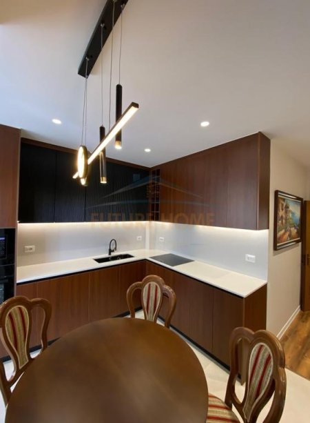 Tirane, jepet me qera apartament 2+1 Kati 4, 102 m² 1.300 € (Rruga Mine Peza)