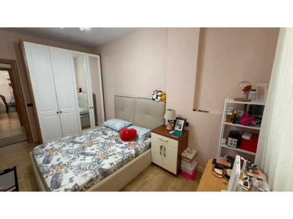 Tirane, shitet apartament 2+1+Ballkon Kati 1, 114 m² 157.000 € (Yzberisht Prane Pasticeri Nela)