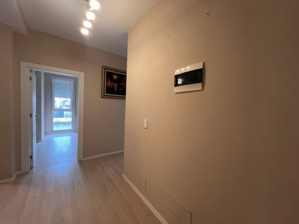 Tirane, shitet apartament 3+1 Kati 2, 100 m² 160.000 € (Selite)