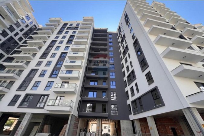 Tirane, shitet apartament 1+1 Kati 10, 84 m² 130.000 € (Fusha e Aviacionit)
