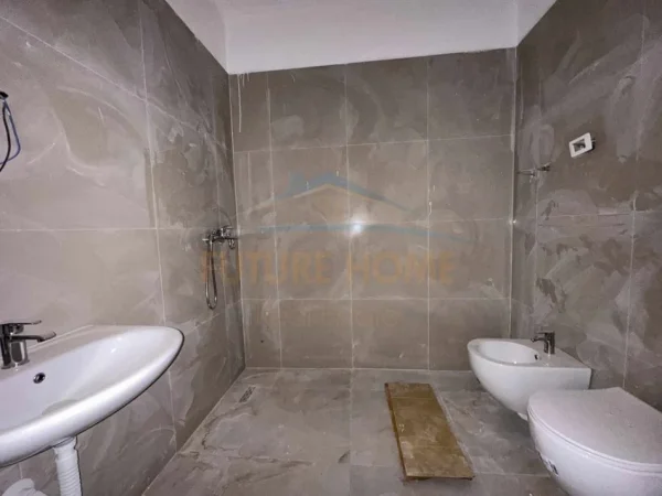 Tirane, jepet me qera apartament 2+1 Kati 5, 91 m² 350 € (Univers City”, pranë QTU, Tiranë.)