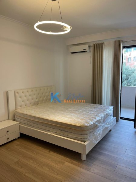 Tirane, jap me qera apartament 2+1+Ballkon Kati 2, 85 m² 800 € (Kodra e Diellit)