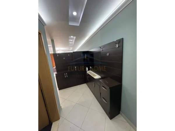 Tirane, jepet me qera apartament 2+1 Kati 7, 112 m² 700 € (Oslo,Unaza e Re,Astir)