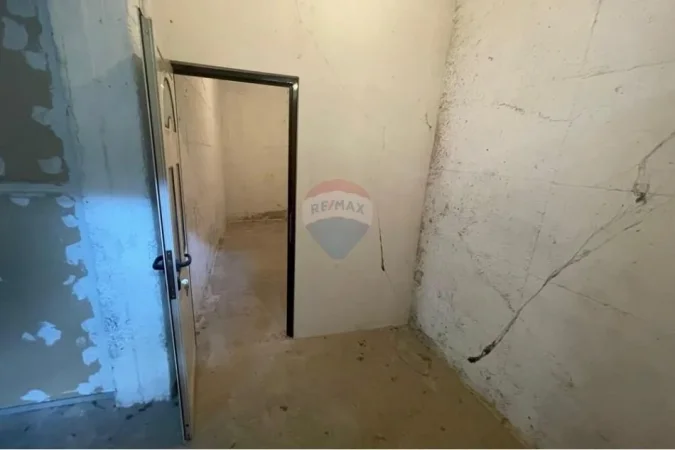 Tirane, shitet garazh | post parkimi Kati -1, 68 m² 35.000 € (Tufine (ID: 530221064-89)