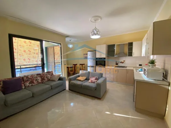 Tirane, shitet apartament 2+1+Ballkon Kati 8, 95 m² 125.000 € (Vila L)