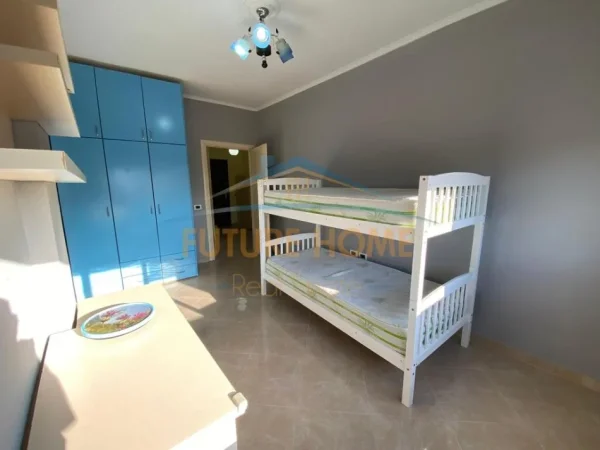 Tirane, shitet apartament 2+1+Ballkon Kati 8, 95 m² 125.000 € (Vila L)