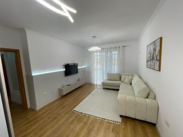 Tirane, shitet apartament 1+1+Aneks+Ballkon Kati 8, 63 m² 109.000 € 