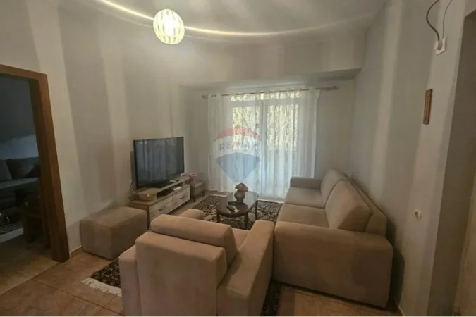 Tirane, jepet me qera apartament 2+1 Kati 3, 73 m² 650 € (Rruga e Durresit)