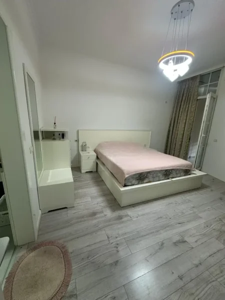 Tirane, jepet me qera 2+1+Ballkon Kati 2, 115 m² 800 € (KOMPLEKSI PRESTIGE)