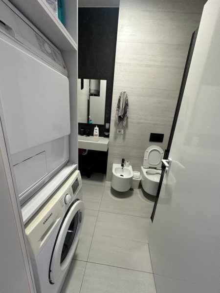 Tirane, jepet me qera 2+1+Ballkon Kati 2, 115 m² 900 € (KOMPLEKSI PRESTIGE)