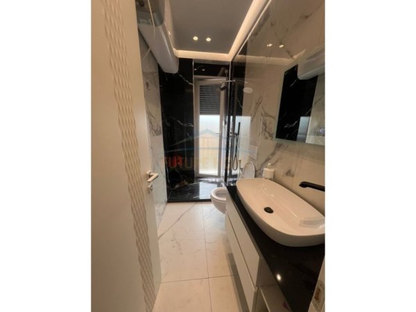 Tirane, shitet apartament 3+1 Kati 6, 110 m² 300.000 € 