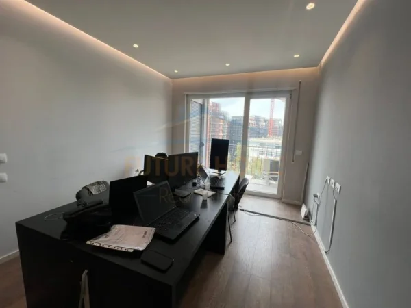 Tirane, shitet apartament 3+1 Kati 6, 110 m² 300.000 € 