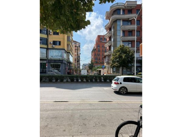 Tirane, shitet apartament 3+1 Kati 6, 110 m² 300.000 € 