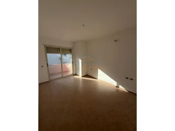 Tirane, shitet apartament 2+1+Ballkon Kati 3, 98 m² 225.000 € (Liqeni i Thate)
