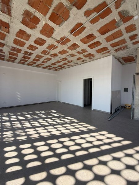 Tirane, jepet me qera magazine Kati 0, 1.200 m² 2.600 € (Autostrada Tirane - Durres)