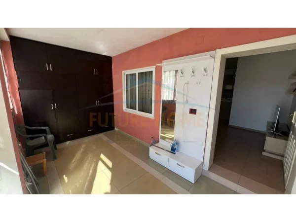Tirane, jepet me qera apartament 1+1 Kati 2, 63 m² 450 € (Fresk)