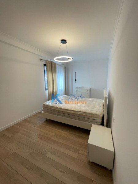 Tirane, jap me qera apartament 2+1+Ballkon Kati 3, 85 m² 800 € (Kodra e Diellit)