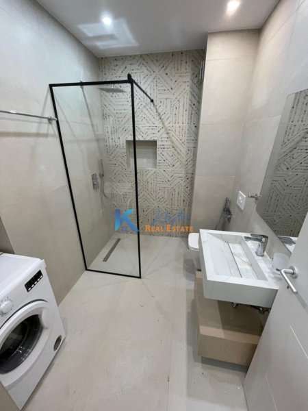 Tirane, jap me qera apartament 2+1+Ballkon Kati 3, 85 m² 800 € (Kodra e Diellit)