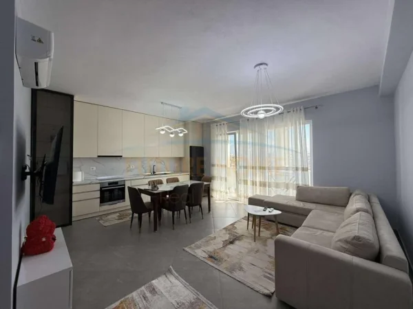 Tirane, jepet me qera apartament 2+1 Kati 7, 98 m² 700 € (Riverside Residence – Unaza e Re)