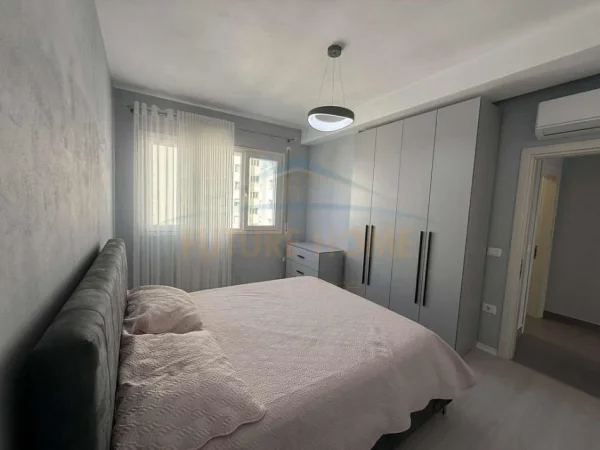 Tirane, jepet me qera apartament 2+1 Kati 7, 98 m² 700 € (Riverside Residence – Unaza e Re)