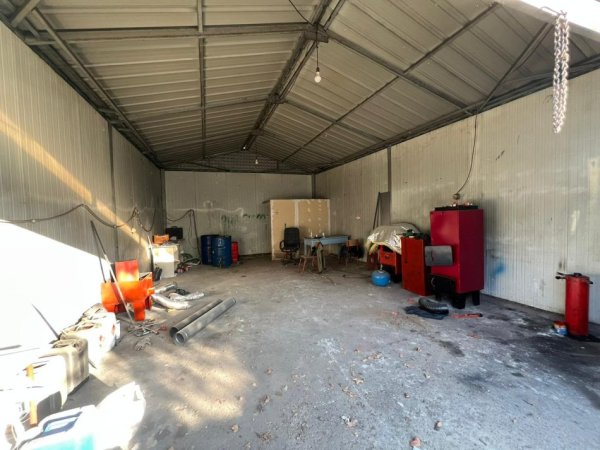 Tirane, jepet me qera magazine Kati 0, 44 m² 350 € (Vaqarr)