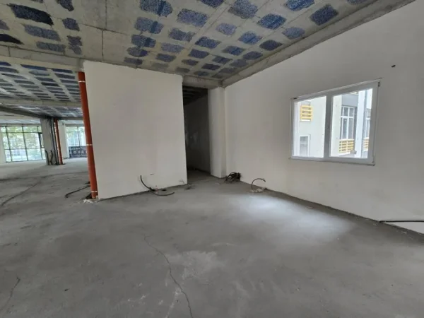 Tirane, shitet ambjent biznesi Kati 1, 497 m² 1.150.000 € 