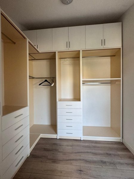 Tirane, jepet me qera apartament 3+1+Ballkon Kati 2, 250 m² 2.200 € (Teg)