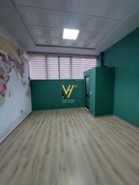 Tirane, jepet me qera dyqan Kati 0, 24 m² 350 € (PAZARI I RI)