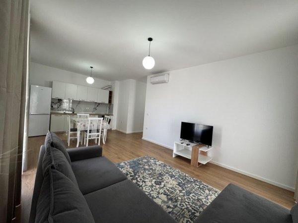 Tirane, jepet me qera apartament 2+1 Kati 3, 700 € 