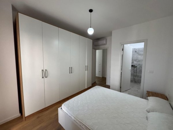 Tirane, jepet me qera apartament 2+1 Kati 3, 700 € 