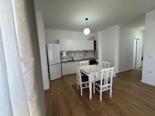 Tirane, jepet me qera apartament 2+1 Kati 3, 700 € 