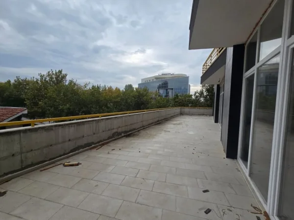 Tirane, shitet ambjent biznesi Kati 2, 497 m² 1.100.000 € 