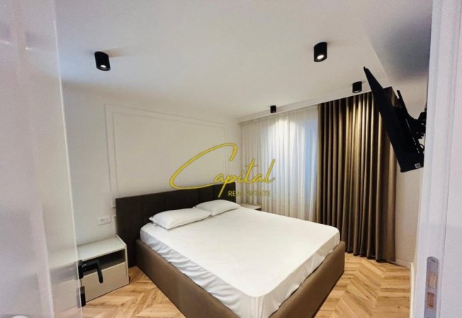 Tirane, jepet me qera apartament 2+1 Kati 1, 70 m² 700 € (ISH TREGU ELEKTRIK)