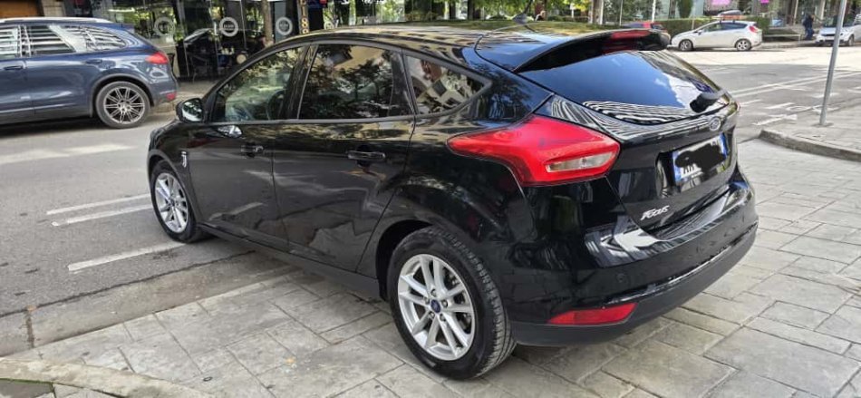 Tirane, Shitet makine Ford Focus 1.5 TDCi 2017- Nafte, e zeze automatik Kondicioner 80.000 km 9.200 €  vetëm një pronar