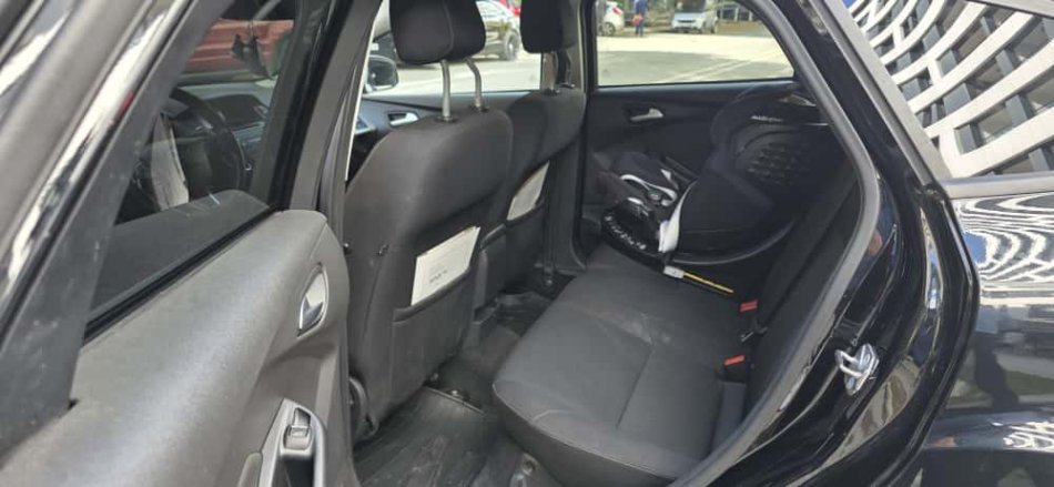 Tirane, Shitet makine Ford Focus 1.5 TDCi 2017- Nafte, e zeze automatik Kondicioner 80.000 km 9.200 €  vetëm një pronar