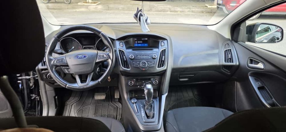 Tirane, Shitet makine Ford Focus 1.5 TDCi 2017- Nafte, e zeze automatik Kondicioner 80.000 km 9.200 €  vetëm një pronar