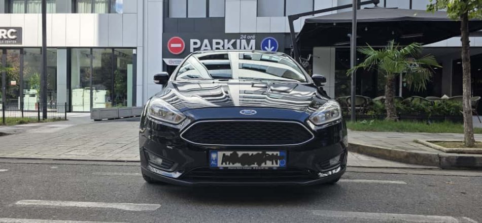 Tirane, Shitet makine Ford Focus 1.5 TDCi 2017- Nafte, e zeze automatik Kondicioner 80.000 km 9.200 €  vetëm një pronar