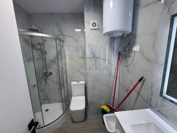 Tirane, jepet me qera apartament 2+1 Kati 7, 96 m² 620 € (Yzberisht)