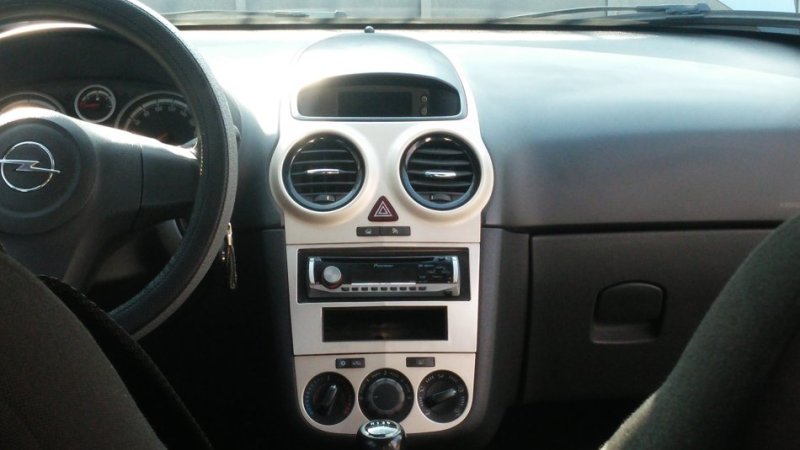 Tirane, shes makine Opel Corsa 1.3CDTI 2007 Nafte, gri metalizato manuale Kondicioner 242.000 km 1.800 €