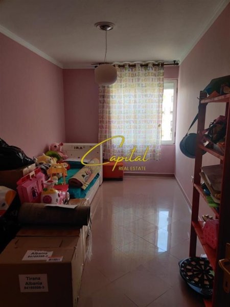 Tirane, jepet me qera apartament 2+1 Kati 8, 85 m² 800 € (ISH BLLOKU)