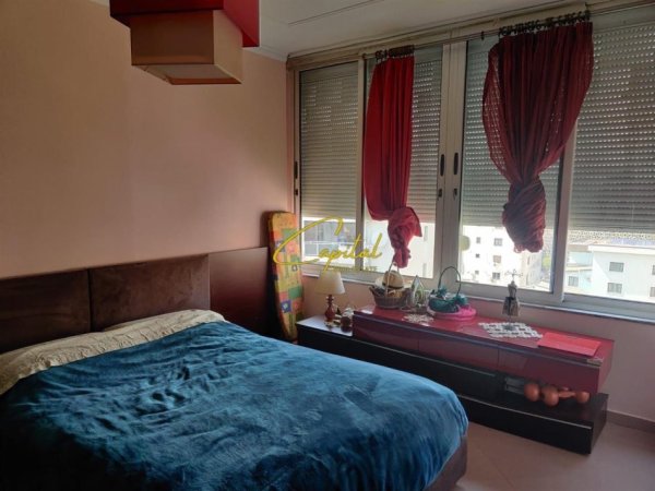 Tirane, jepet me qera apartament 2+1 Kati 8, 85 m² 800 € (ISH BLLOKU)