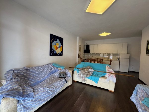 JEPET APARTAMENT 2+1 ME QERA NE FRESK TEK MURAGA