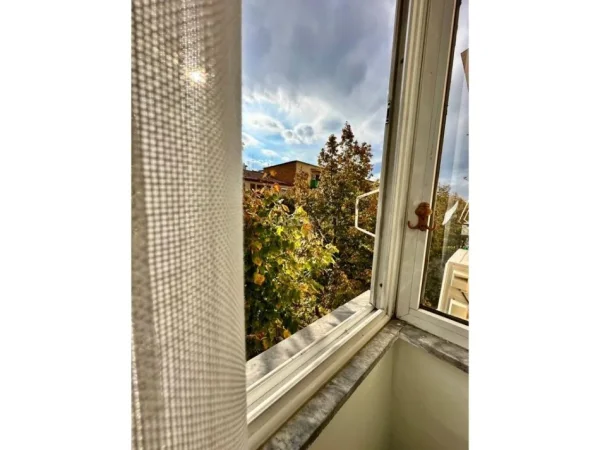 Tirane, jepet me qera apartament 2+1 Kati 3, 75 m² 850 € 
