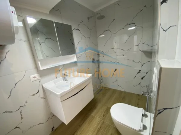 Tirane, shes garsonier 1+1 Kati 3, 42 m² 135.000 € (Myslym Shyri)